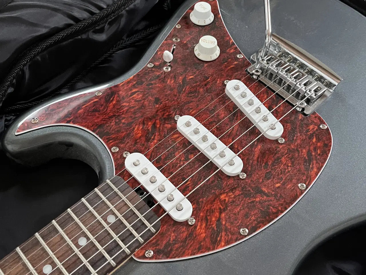 Billede 5 - Elektrisk guitar med forstærker, taske og tilbehør