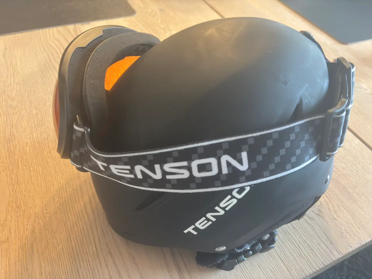 Billede 1 - 2 stk. Tenson hjelme som nye med briller str. S/M