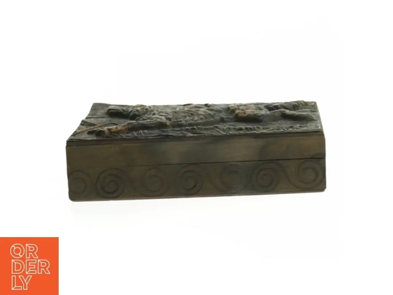 Billede 2 - Træ/metal æske med jagtmotiv relief (str. 16x10,5x4 cm)