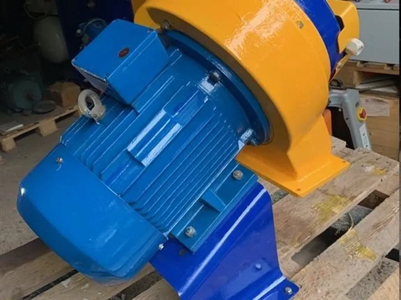 Billede 4 - Skiold SK2500 Skivemølle  aut. med 7,5 kW E-Motor