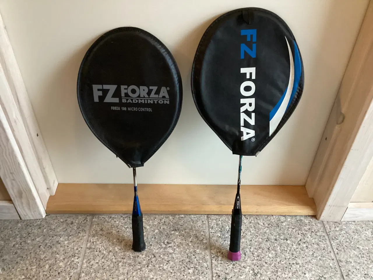 Billede 2 - 2 meget fine FORZA børne badmintonketchere