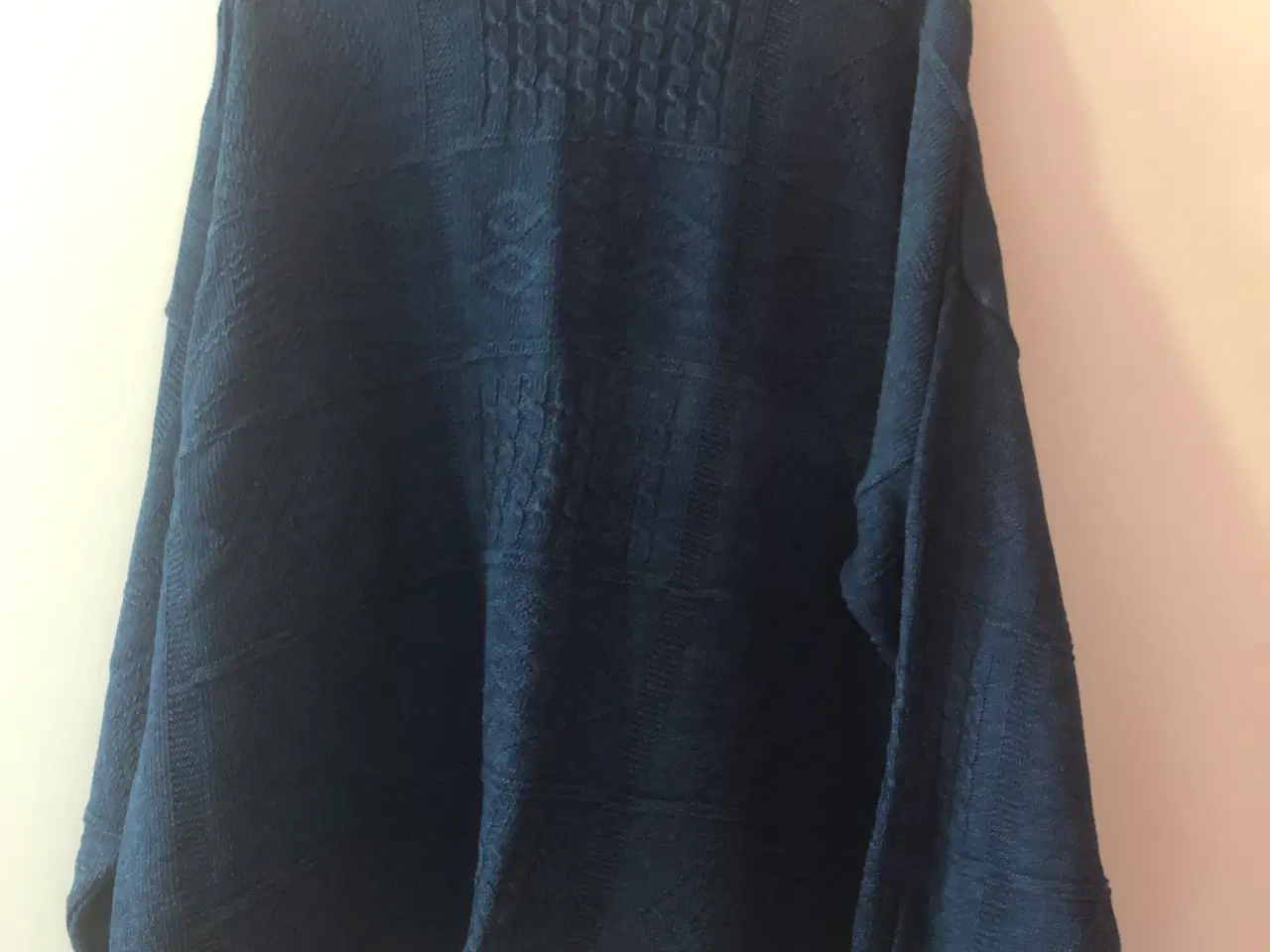 Billede 1 - Sweater i strik fra RON i mørkeblå