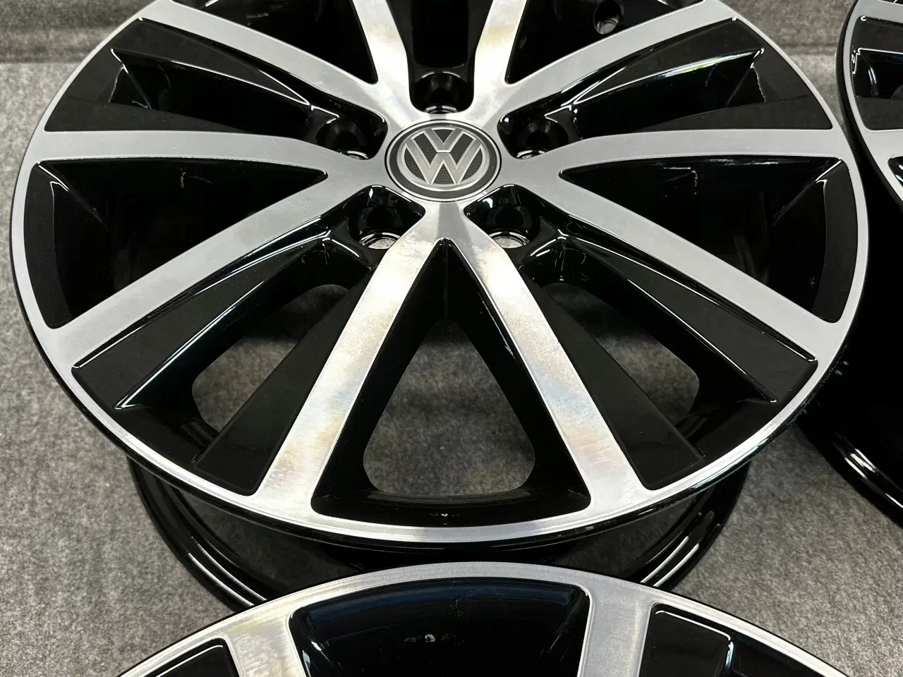 Billede 6 - VW T6 MULTIVAN CARAVELLE 7.0" x 17" 5x120 ET 55