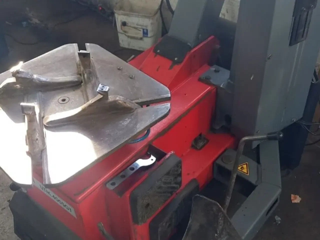 Billede 1 - FFB-UTM- LFTS 3 Dækmaskine