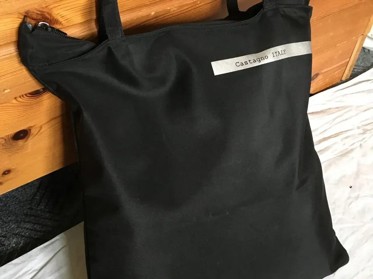 Billede 2 - Sort taske til salg