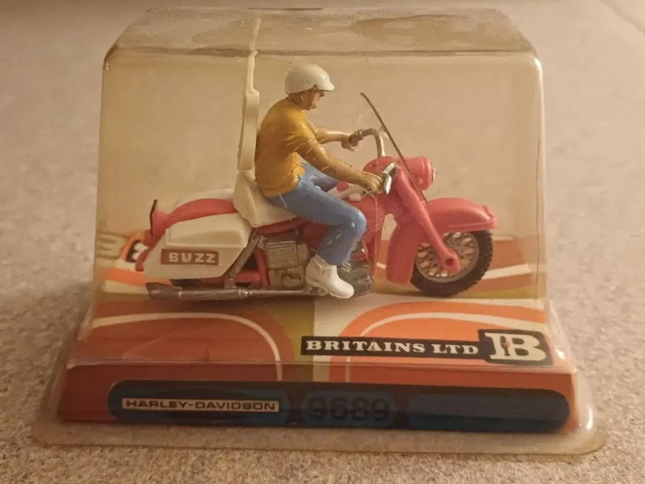 Billede 4 - Britains Motorcykel 1/32 (Harley Davidson)