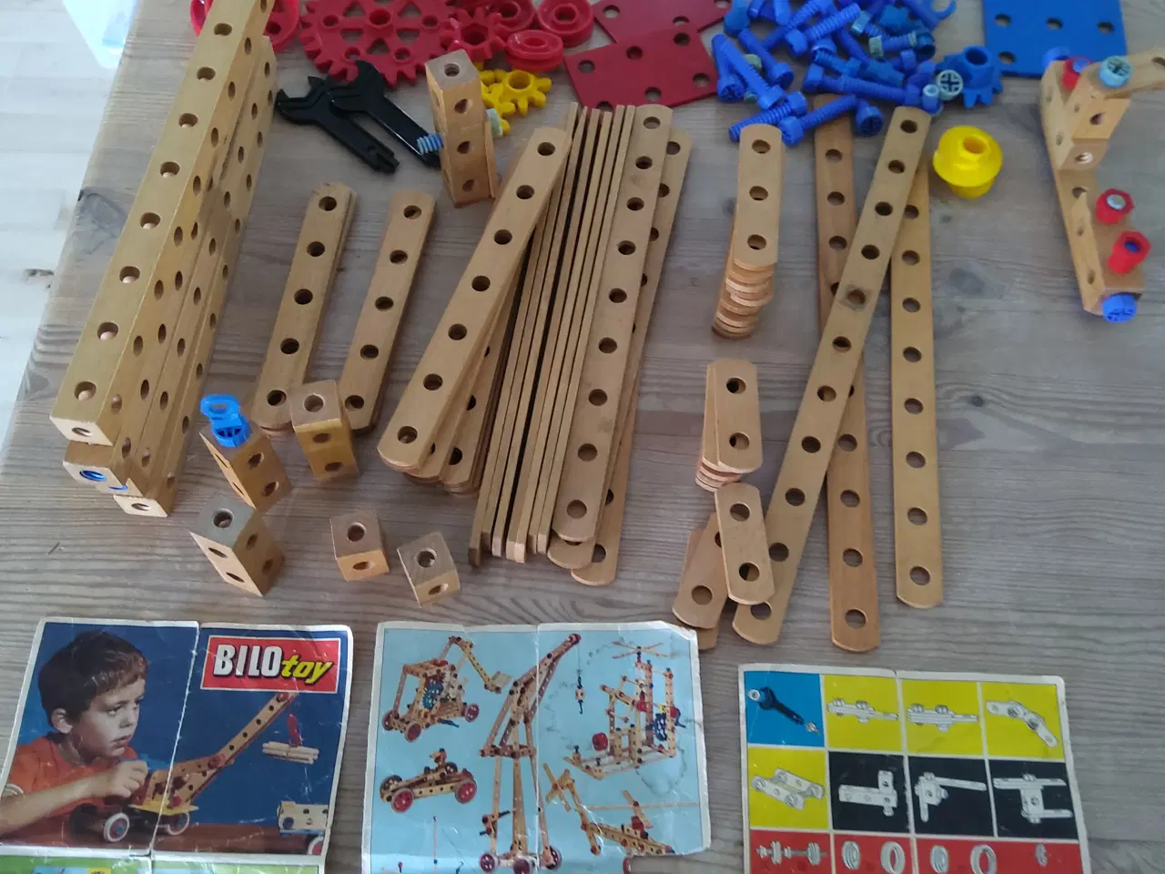Billede 14 - Lego bilofix byggesæt i træ.