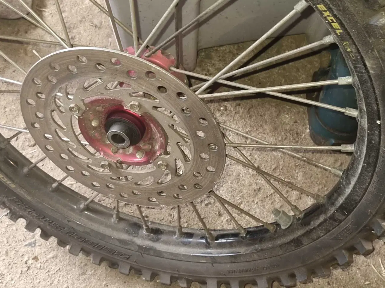 Billede 1 - Dæk til Crossere 125/  stk