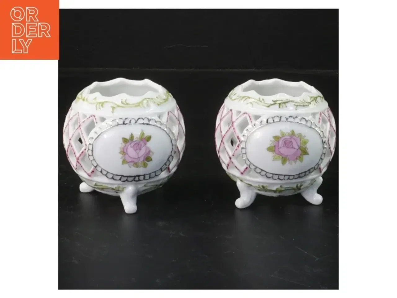 Billede 1 - Blomster dekorerede vaser (str. Ø 8 cm. 2 styk)