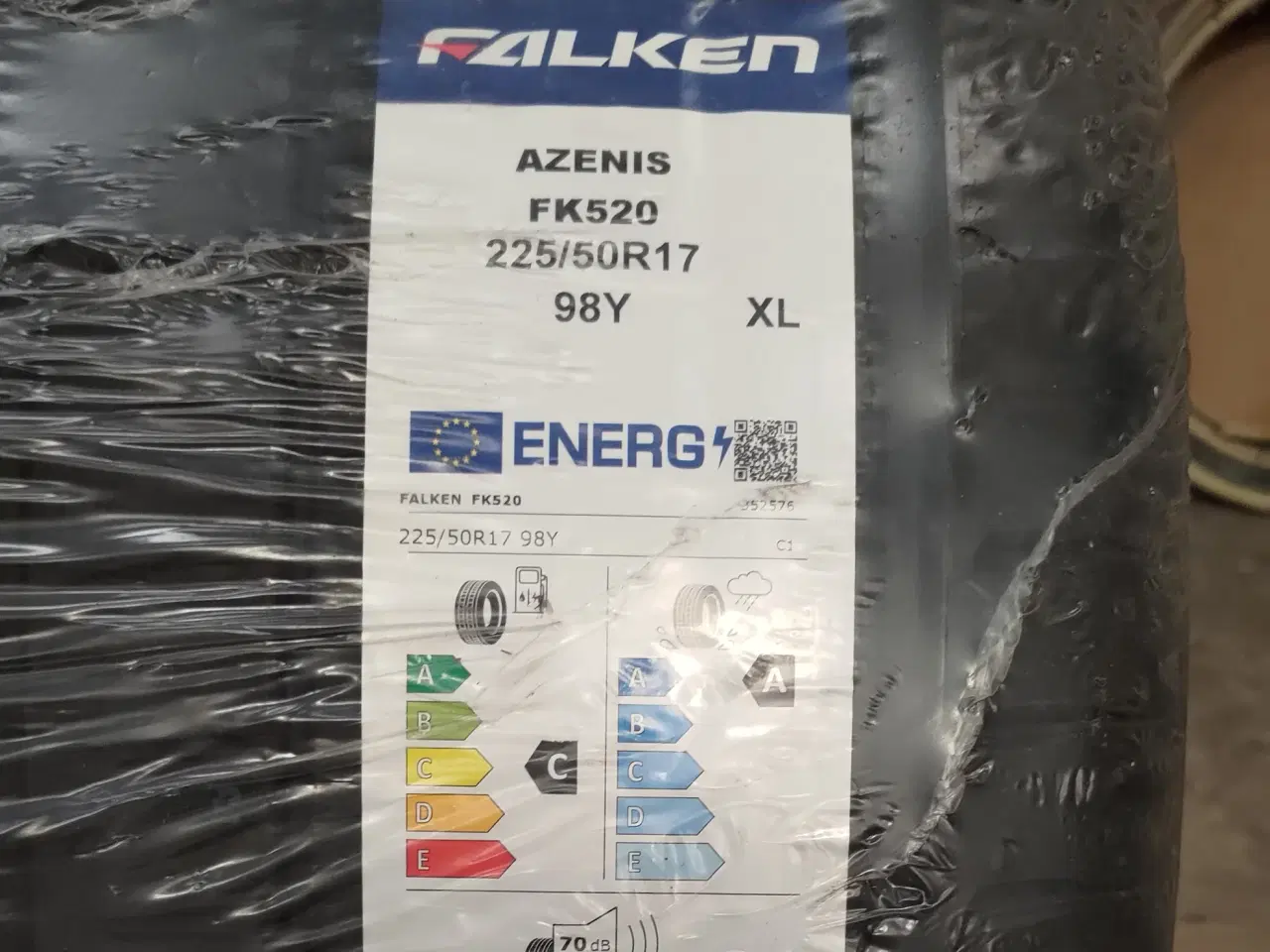 Billede 2 - Dæk 225/50 R17 98y XL
