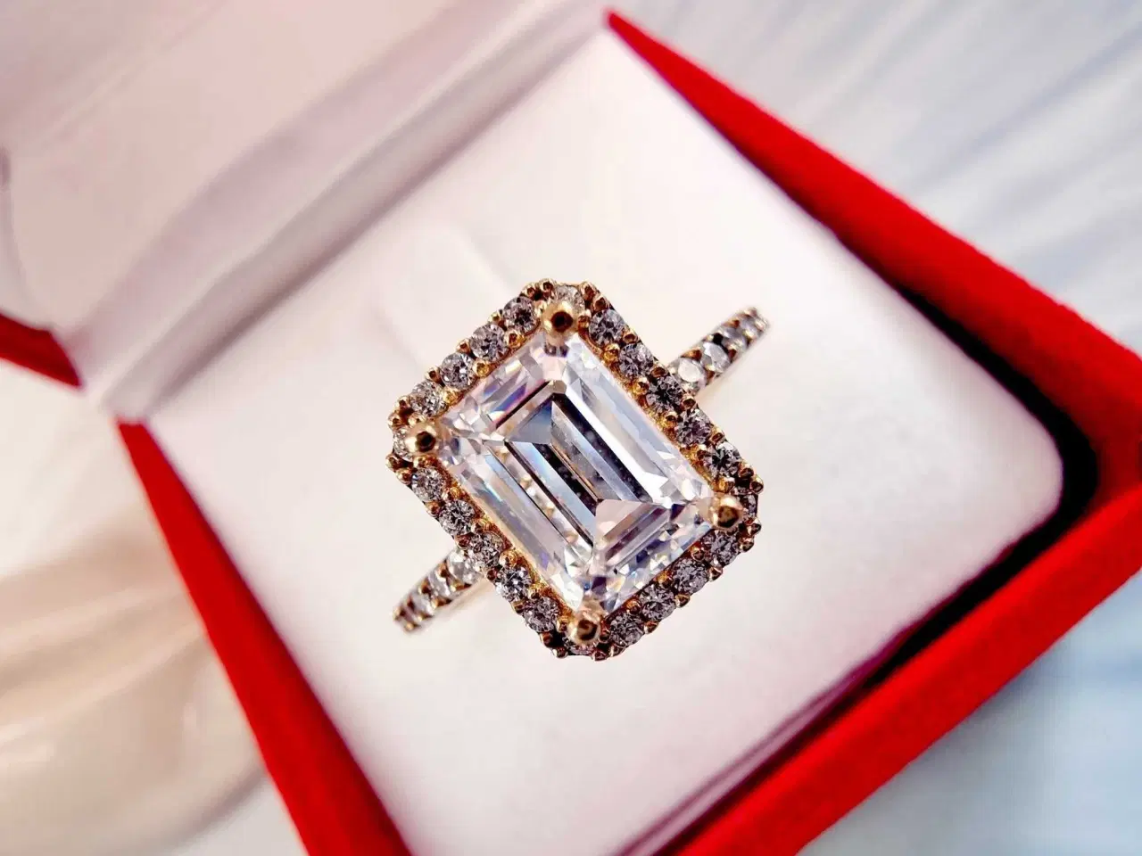 Billede 2 - Smuk 14 karat guldring