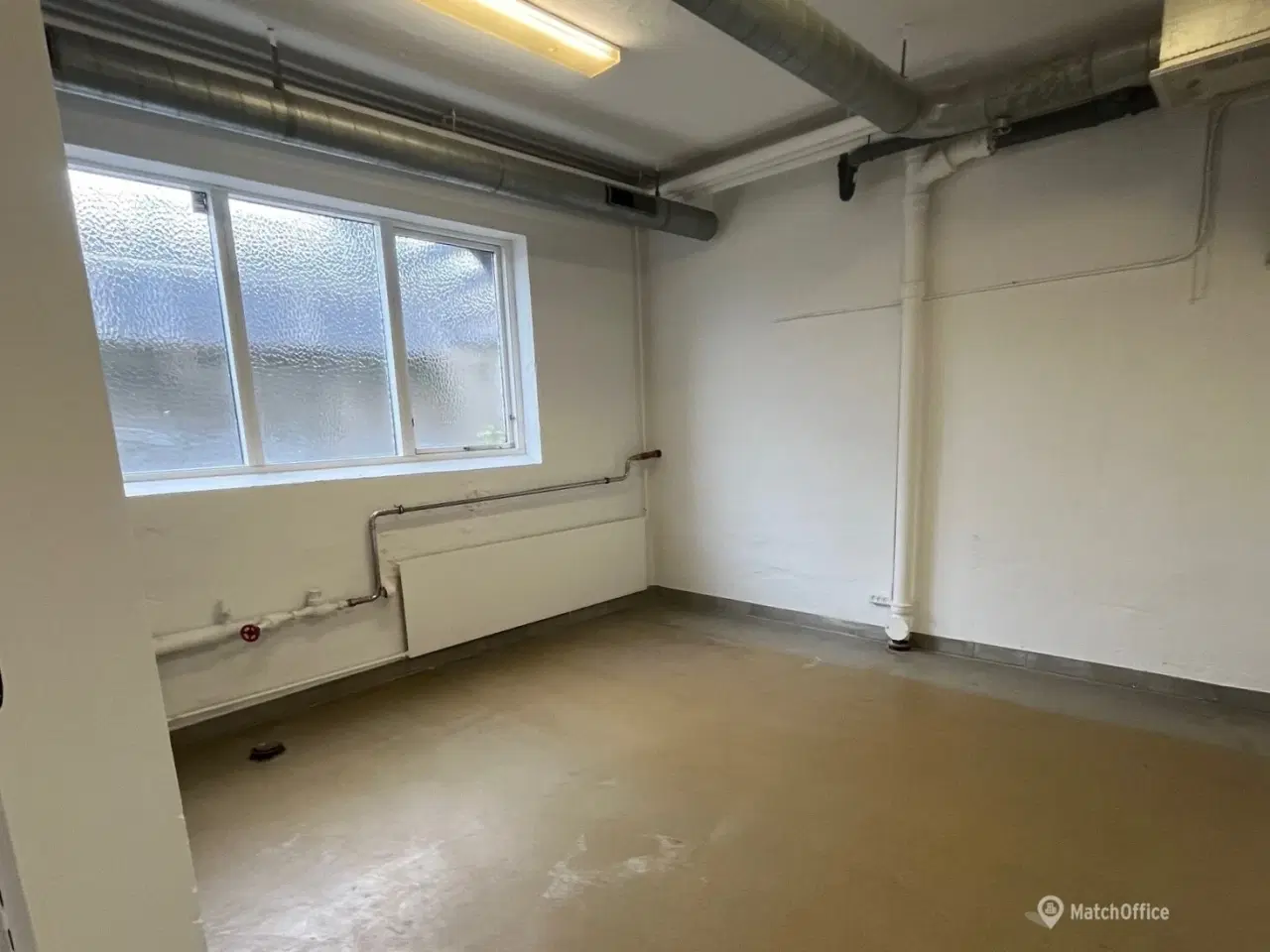 Billede 11 - Præsentabelt lagerlokale på i alt 335 m2