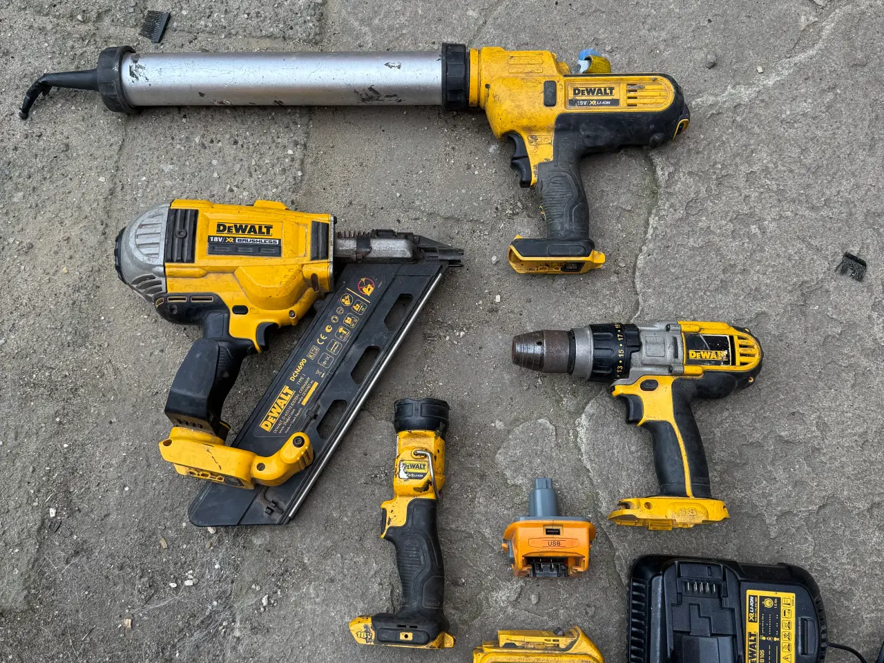 Billede 2 - DeWalt elværktøj - nu med stiksav, oplader