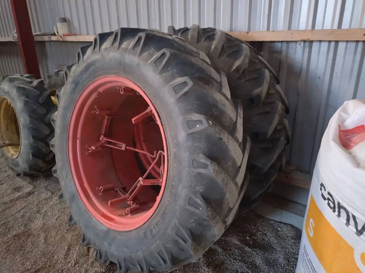 Billede 1 - Tvillinghjul 16.9 R34