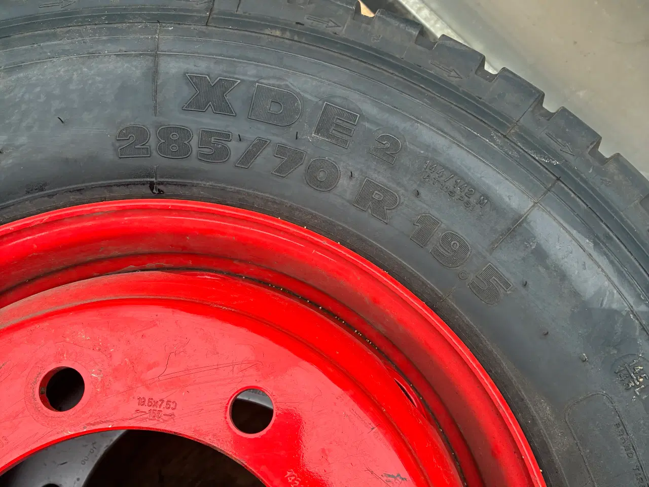 Billede 2 - Michelin X 285/70-19,5