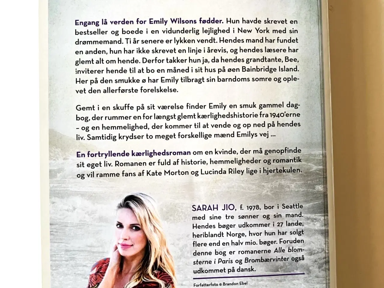 Billede 2 - Når violerne blomstrer. Af Sarah Jio