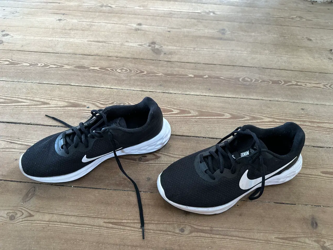 Billede 1 - Nike løbesko str41