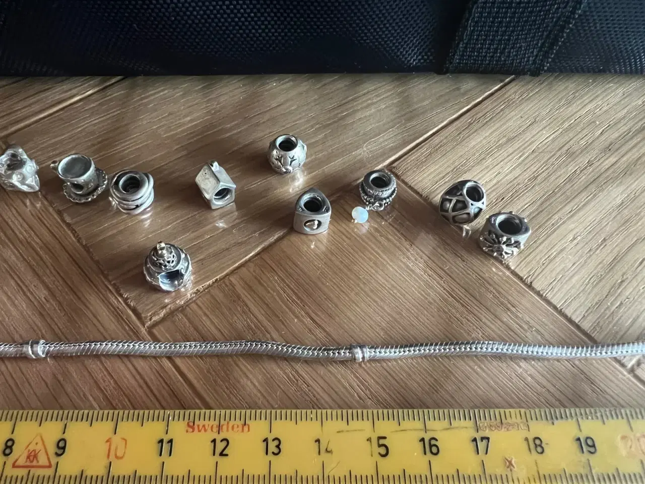 Billede 4 - Pandora Armbånd med charms