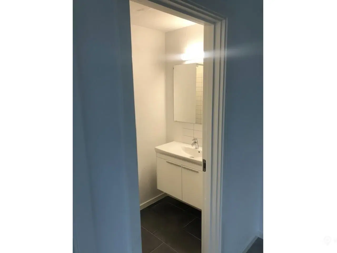 Billede 1 - Høj kælderlejlighed