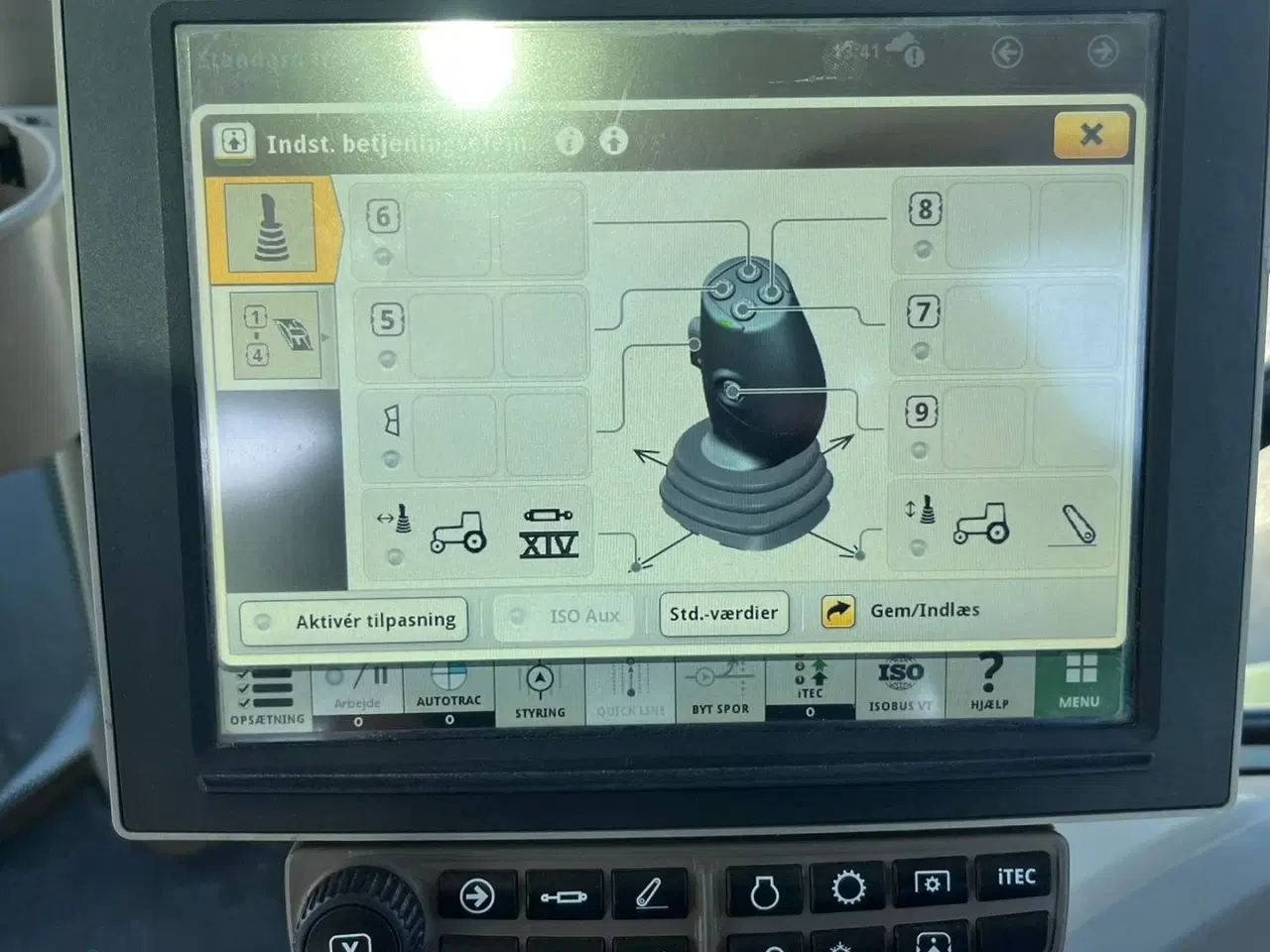 Billede 7 - John Deere 6215R Med frontlift og front PTO på