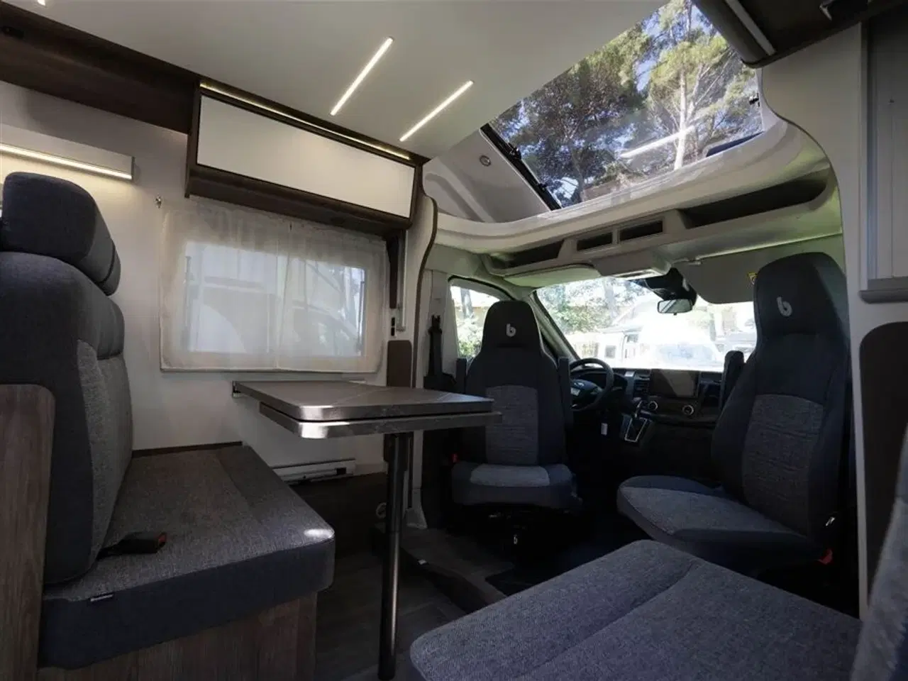 Billede 2 - 2026 - Benimar Tessoro 496   Queens bed med L-siddegruppe