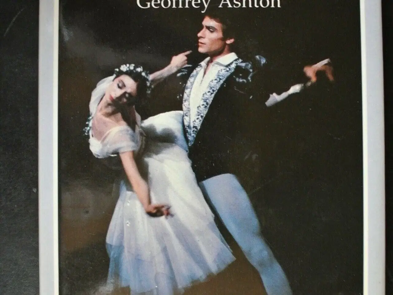 Billede 1 - giselle - stories of he ballets, by geoffrey ashto
