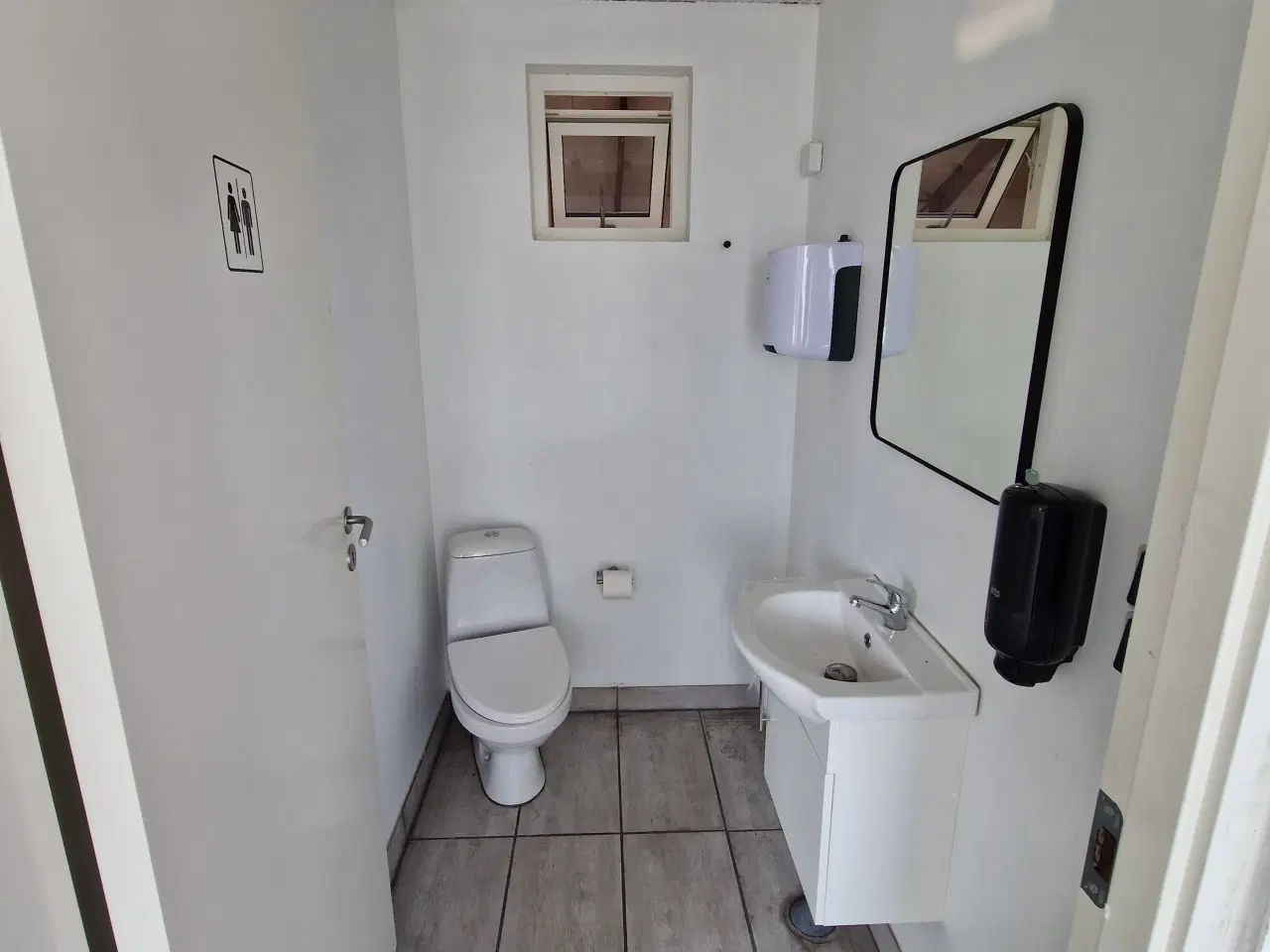 Billede 10 - Erhvervslejemål 253 m² på Herluf Trolles Vej 100, 