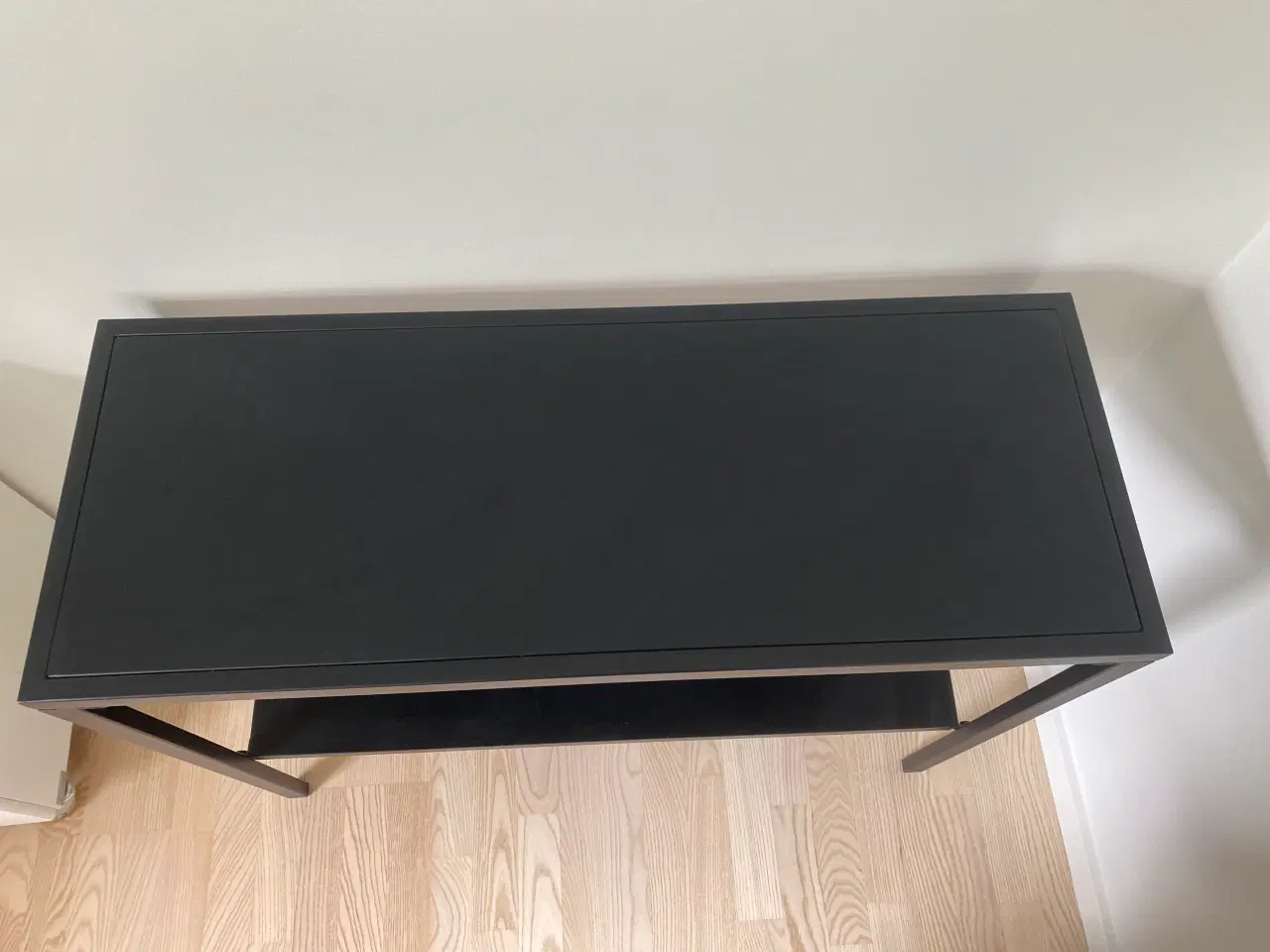 Billede 2 - Reol / TV-bord sort 