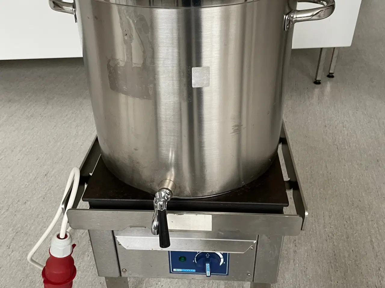 Billede 4 - JØNI kogetaburet model KSF-40 +gryde med tappehane