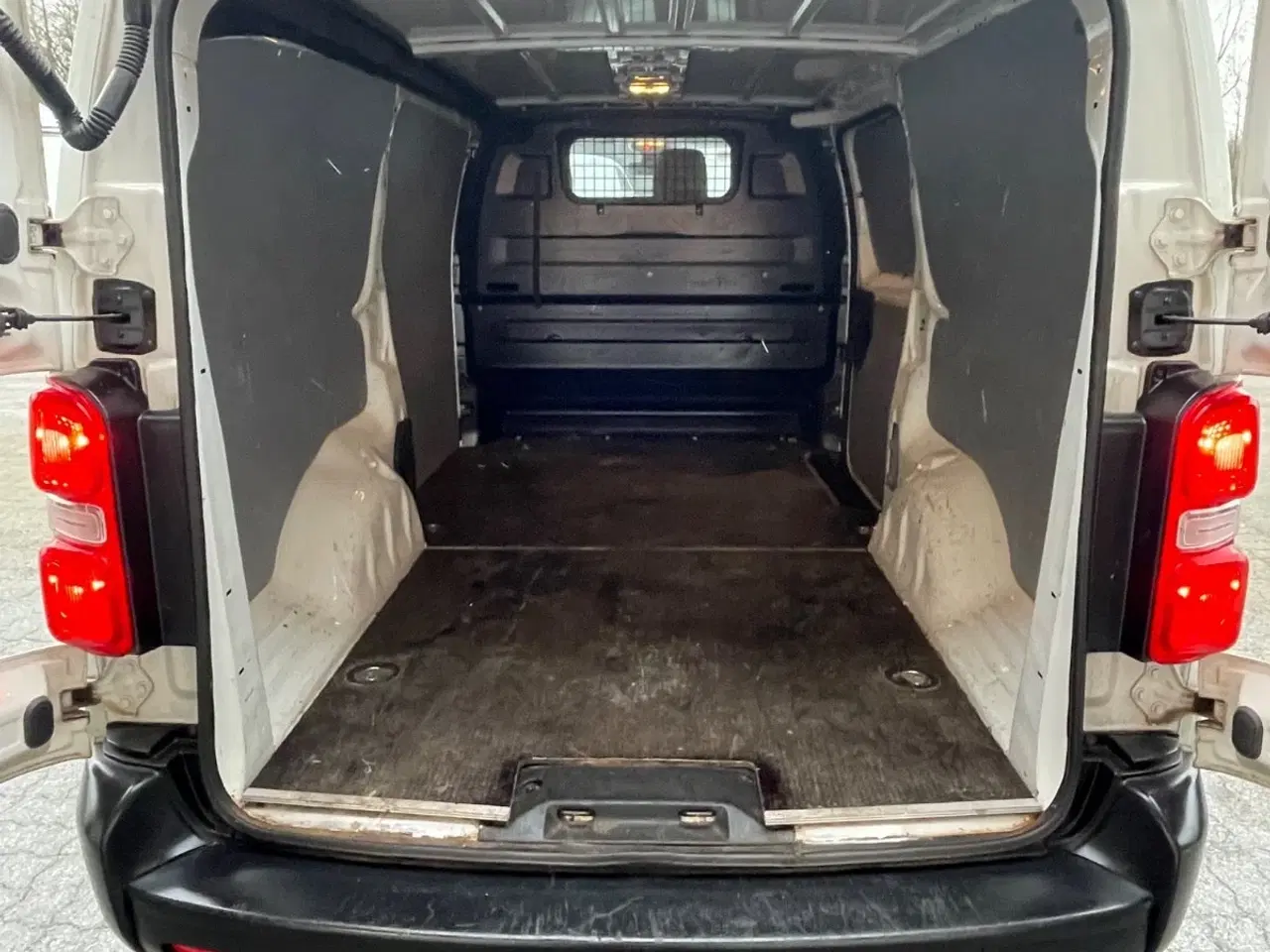 Billede 10 - Peugeot Expert 2,0 BlueHDi 120 L3 Plus Van