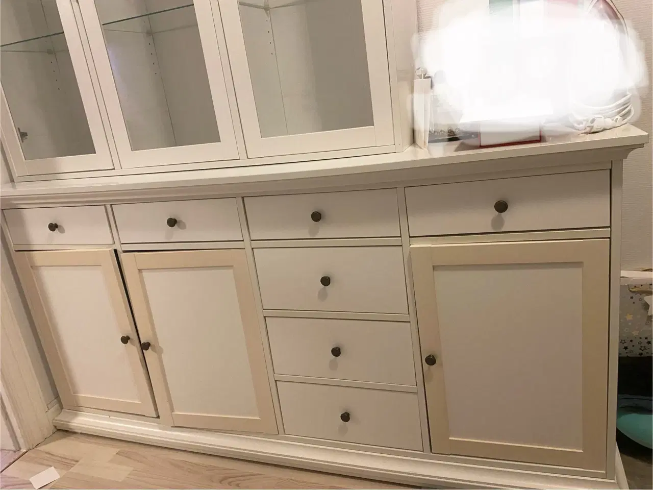 Billede 2 - 2xskænk med vitrineskab 