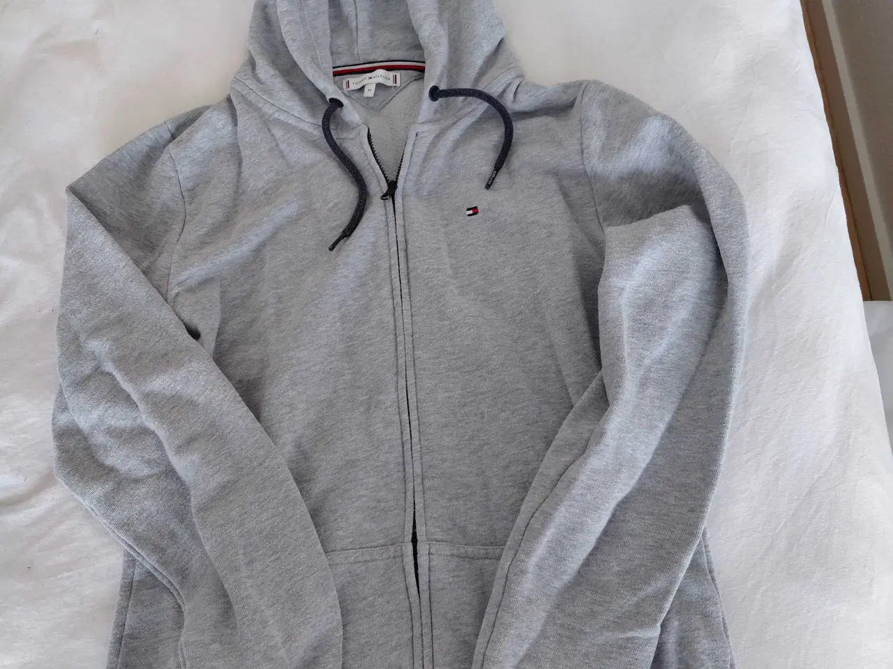Billede 1 - TH trøje str M 