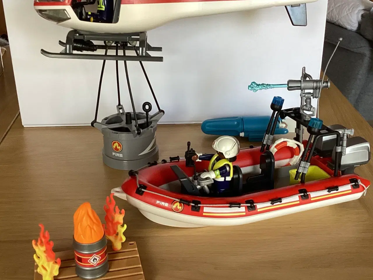 Billede 6 - Playmobil nr. 70335 Brandberedskab med helikopter 