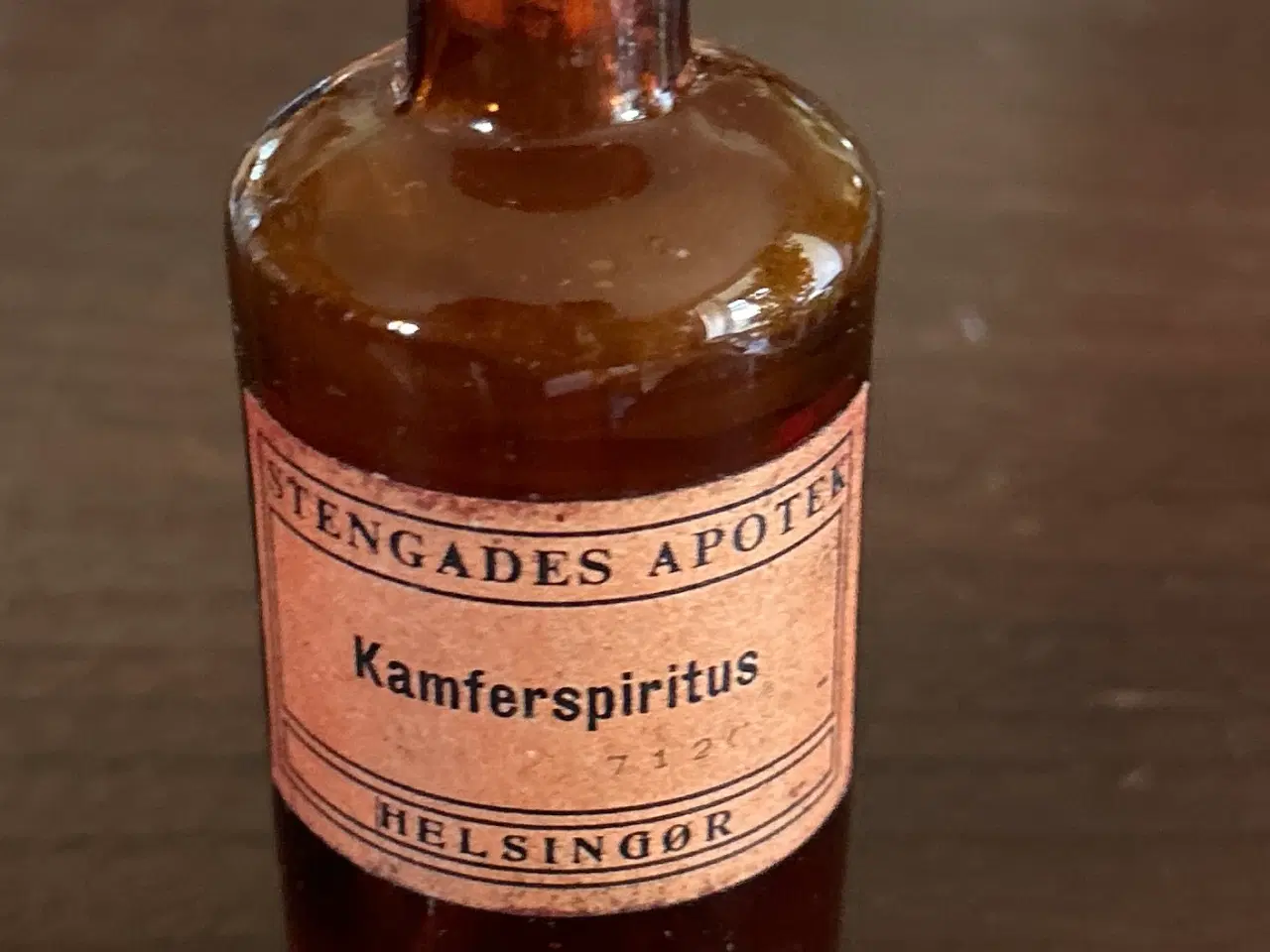 Billede 1 - Apoteksflaske fra Stengades Apotek, kamferspiritus