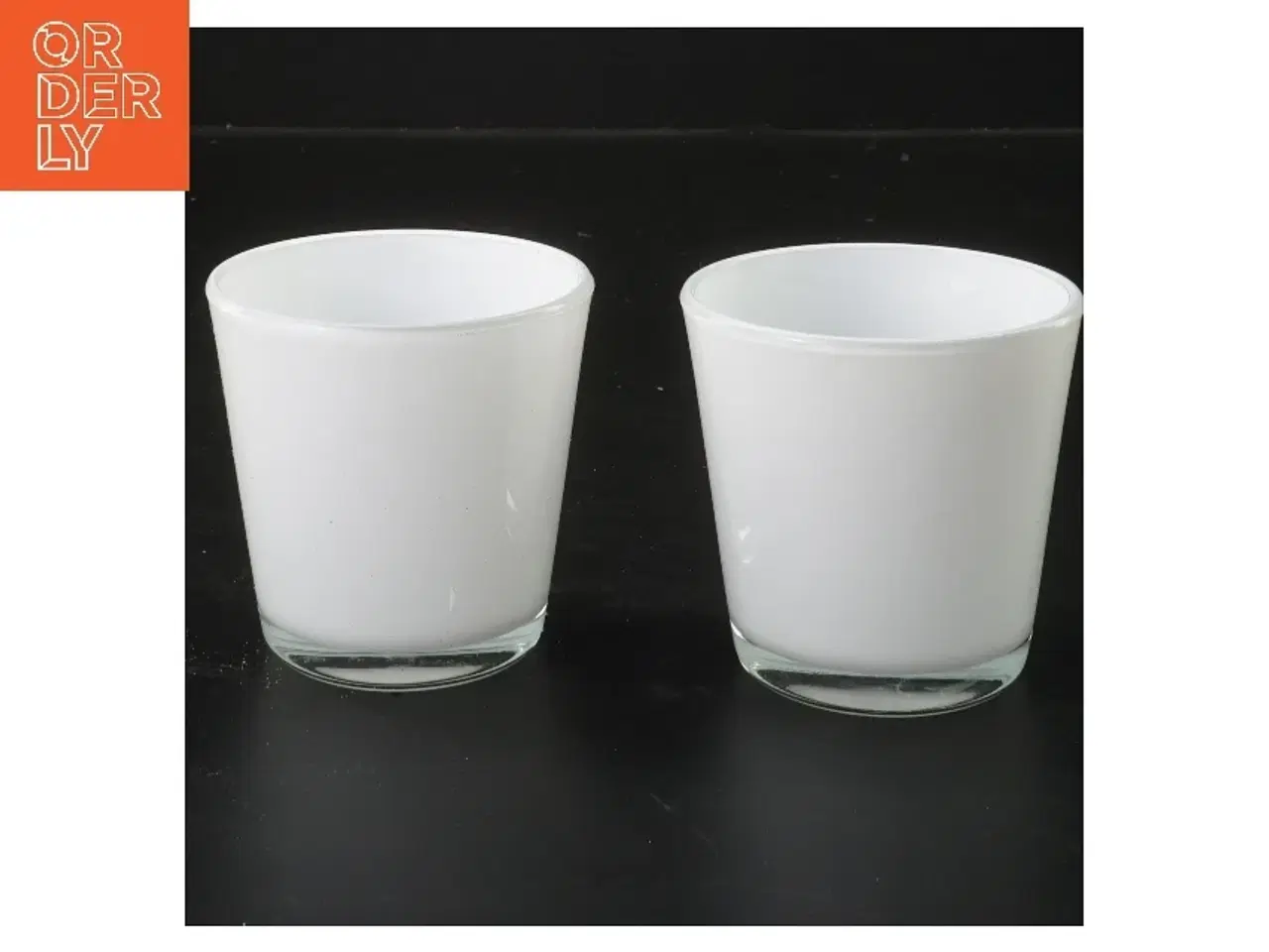 Billede 1 - 2 hvide lysestager (str. 2 stk Ø 8 cm længde 7,5 cm)