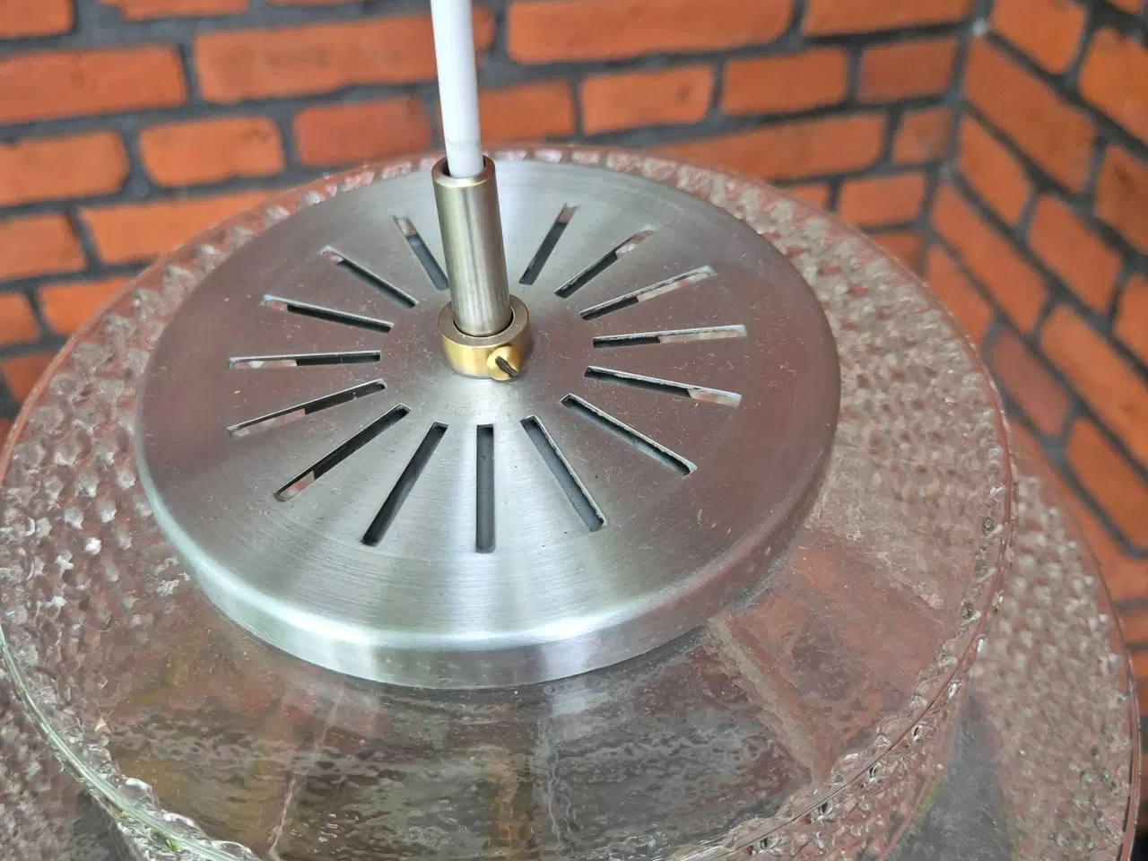 Billede 6 - Smuk retropendel i klart presset glas 