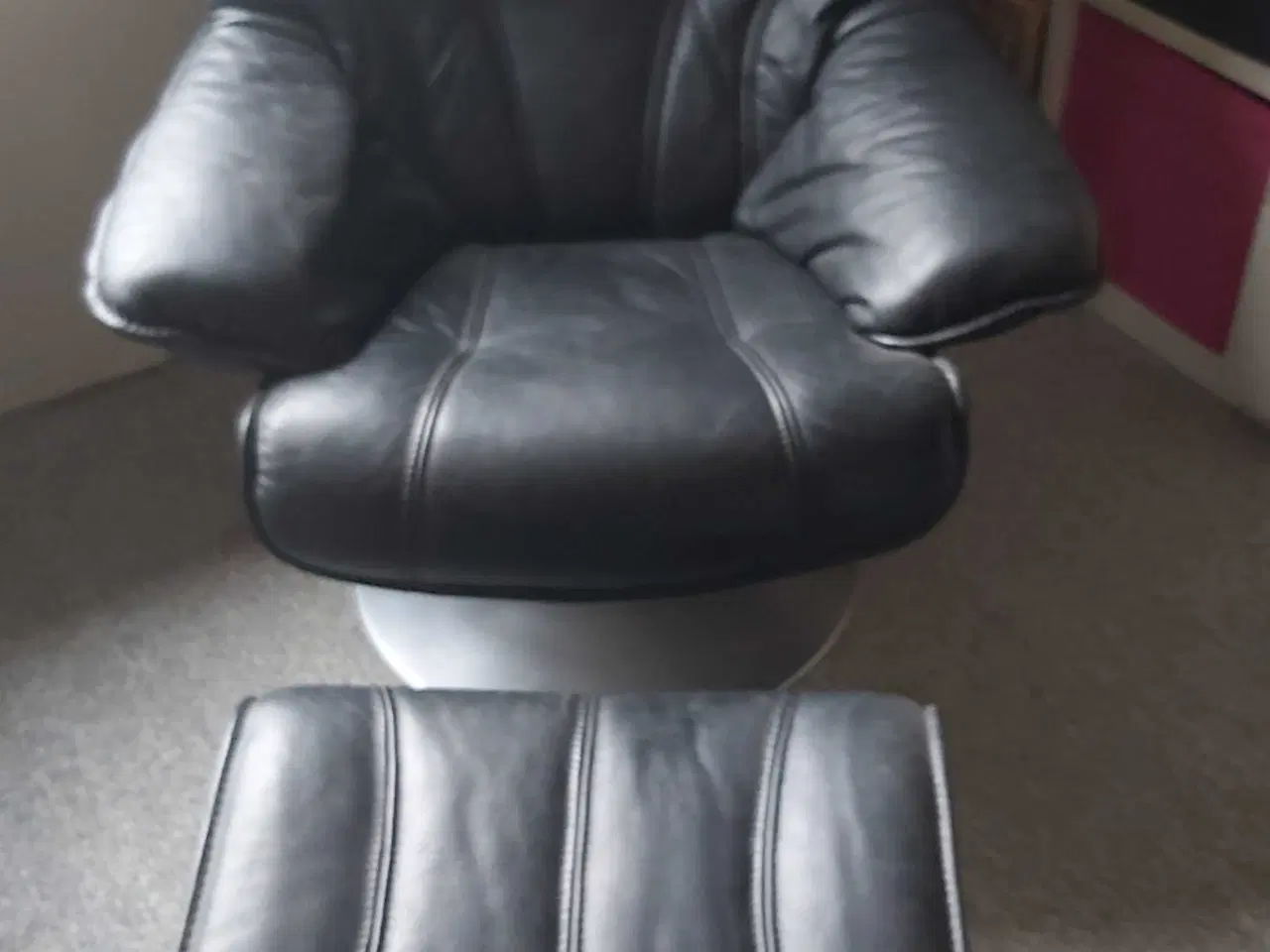 Billede 1 - Lænestol med fodskammel 