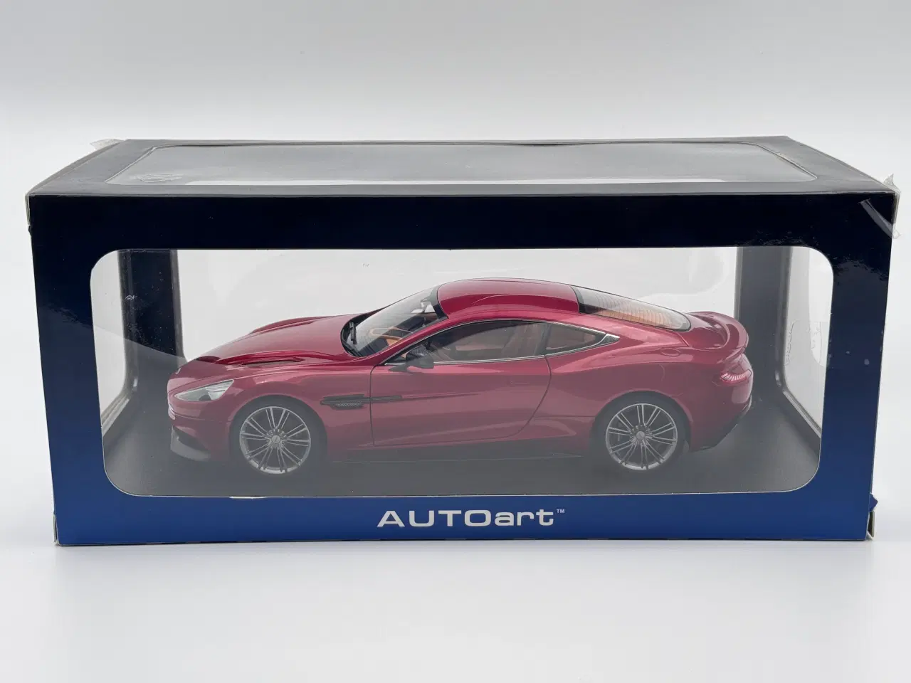 Billede 15 - AUTOart 2015 Aston Martin Vanquish 6.0 V12 1:18