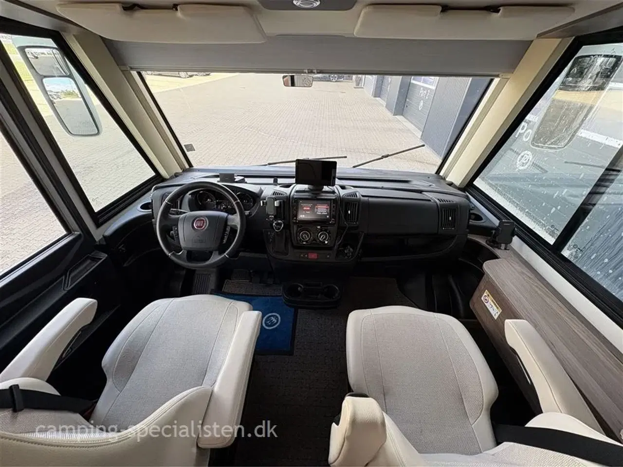 Billede 7 - 2020 - Knaus L!VE I 700 MEG 160 HK   Knaus L!VE I 700 MEG 2020 - kan nu ses hos Camping-Specialisten.dk