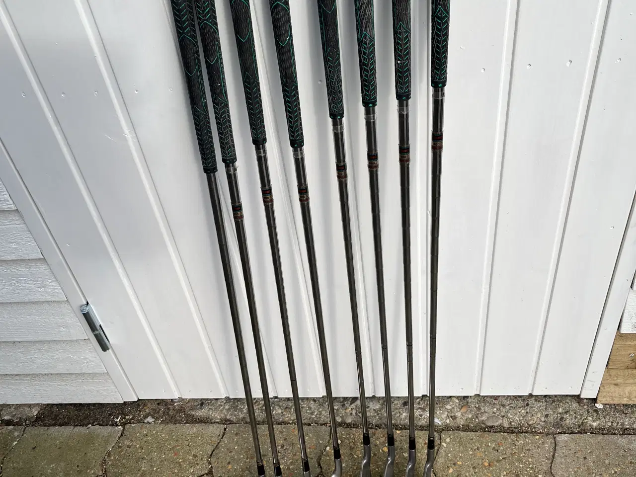 Billede 1 - Golfjern 8 styk sælges .