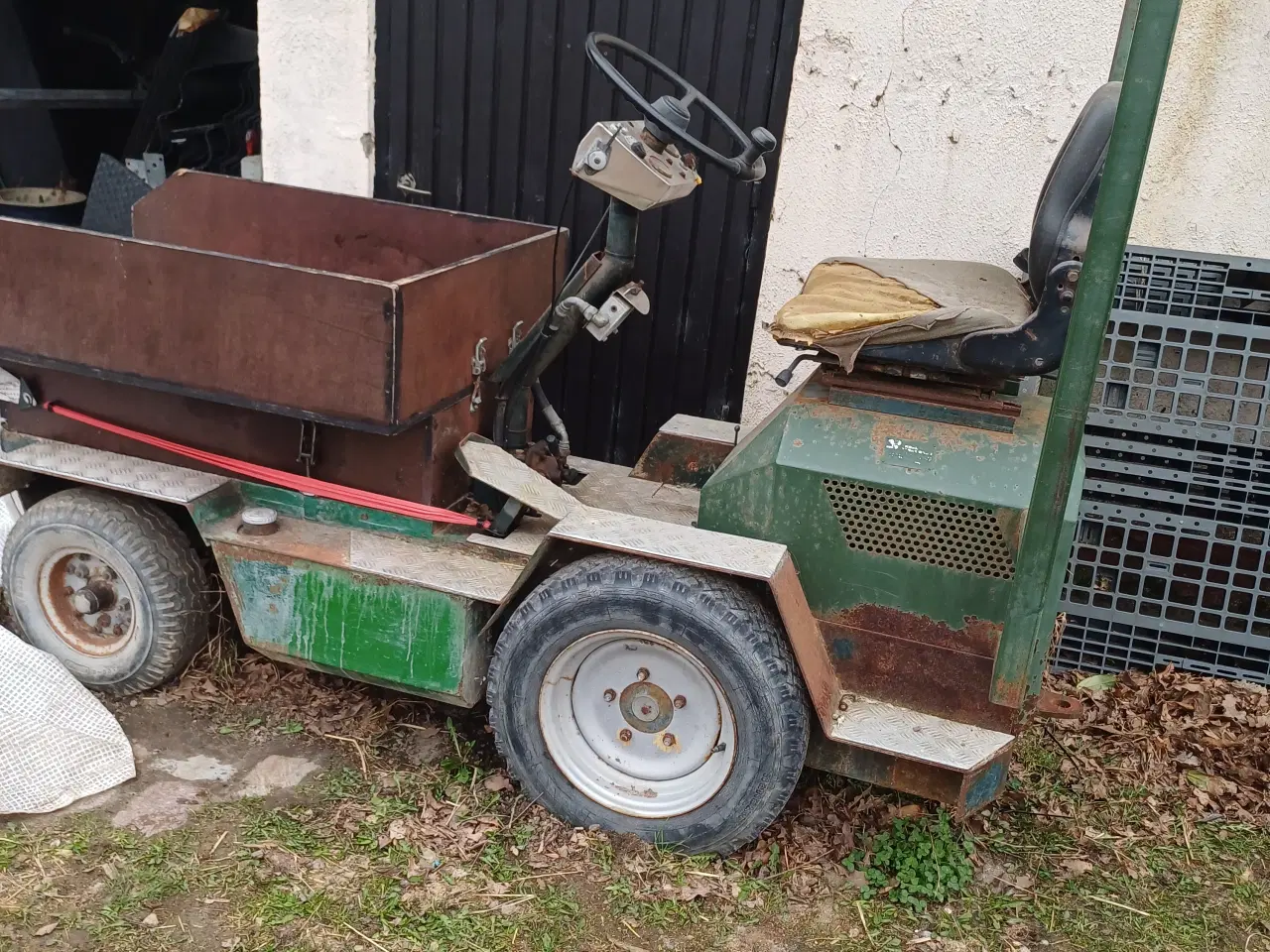 Billede 11 - Have traktor /stald fodermaskine.        