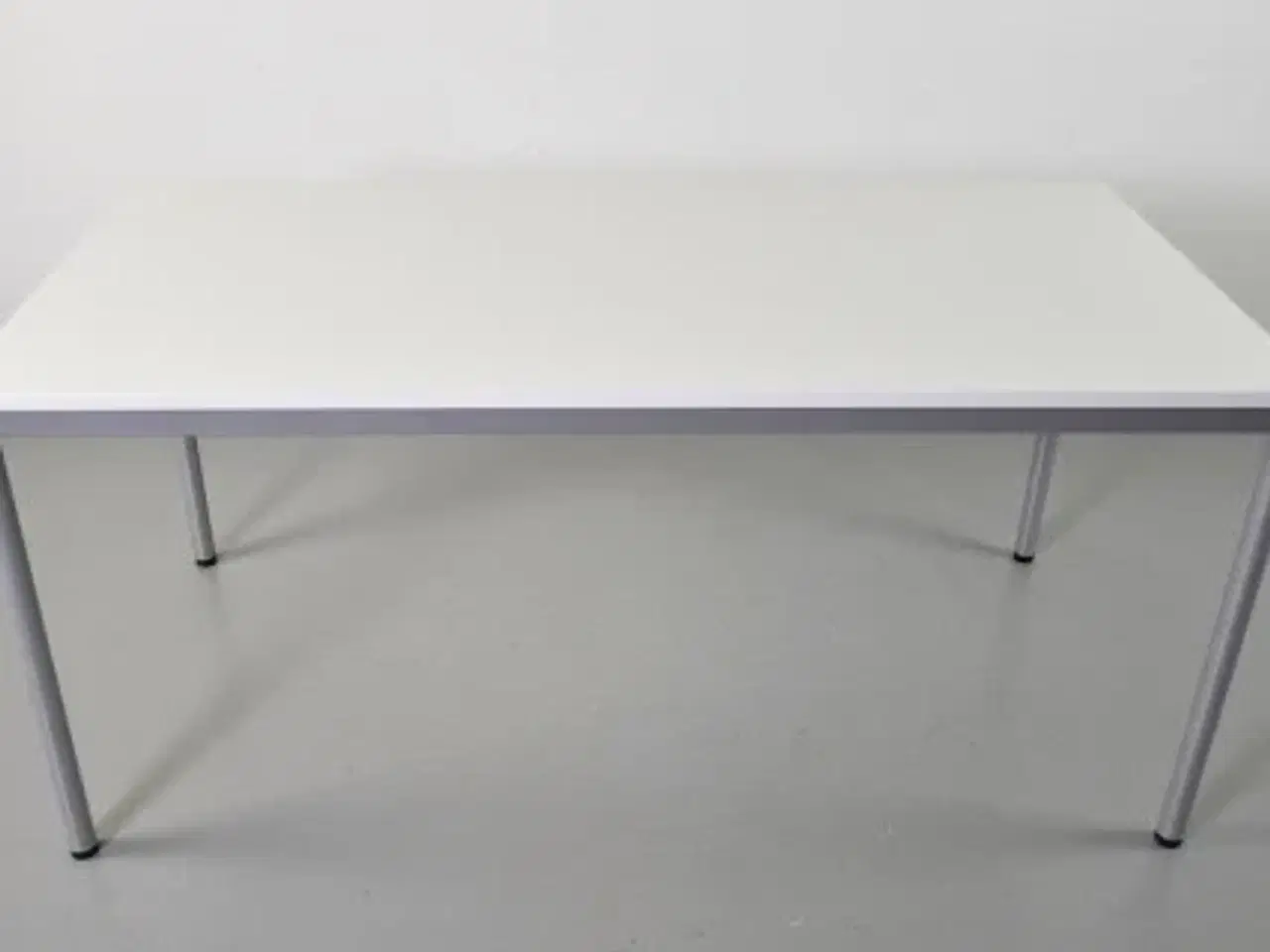 Billede 3 - Gate student bord med hvid plade og alufarvet metal stel