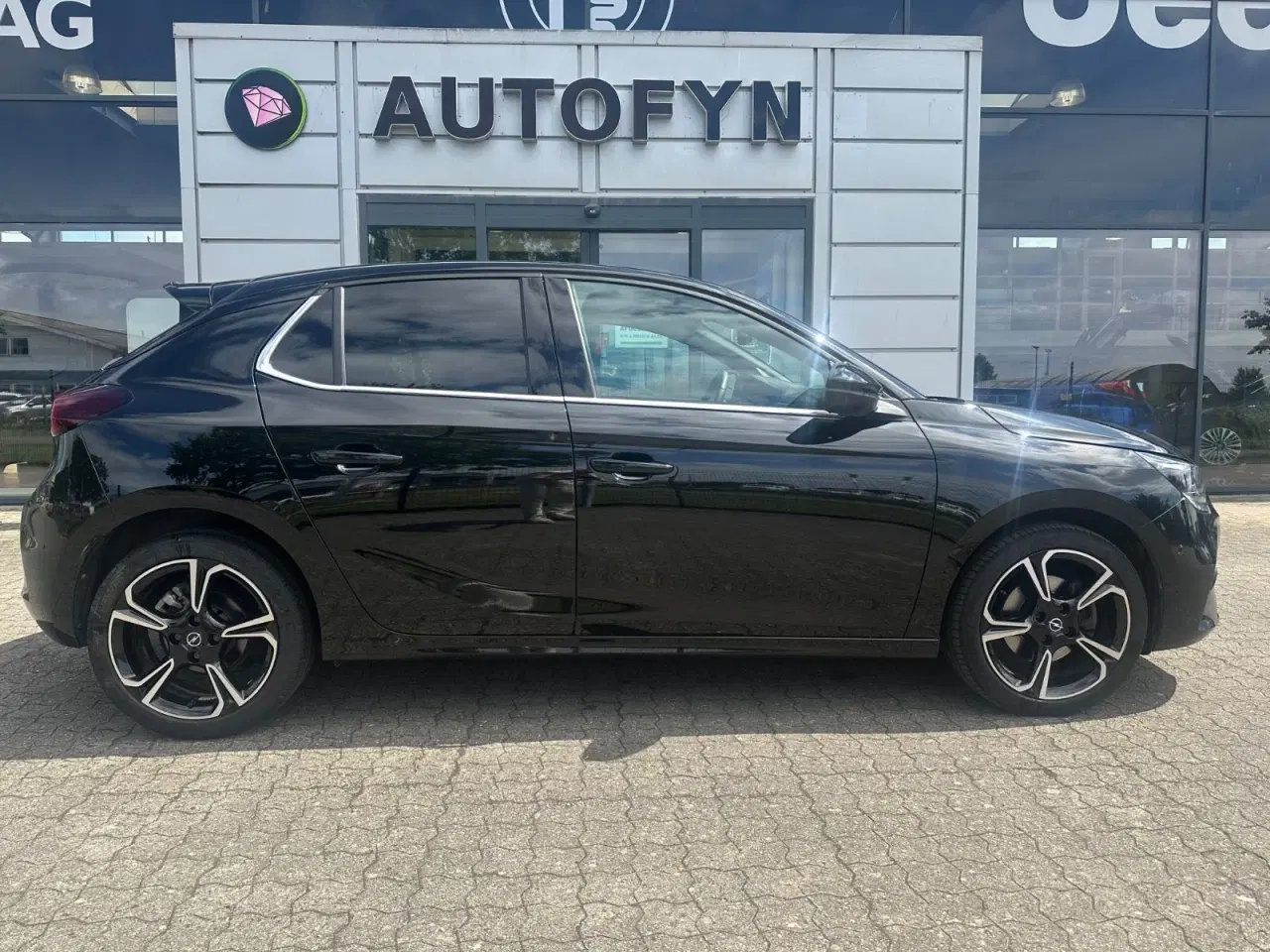 Billede 1 - Opel Corsa 1,2 T 100 Elegance Sky aut.