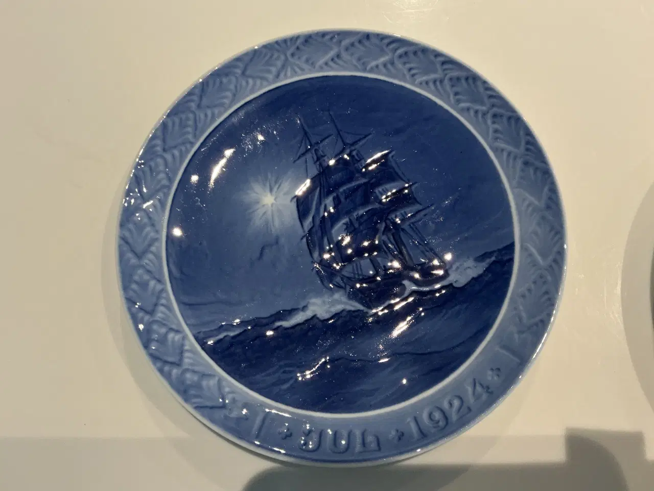 Billede 1 - Royal Copenhagen juleplatter