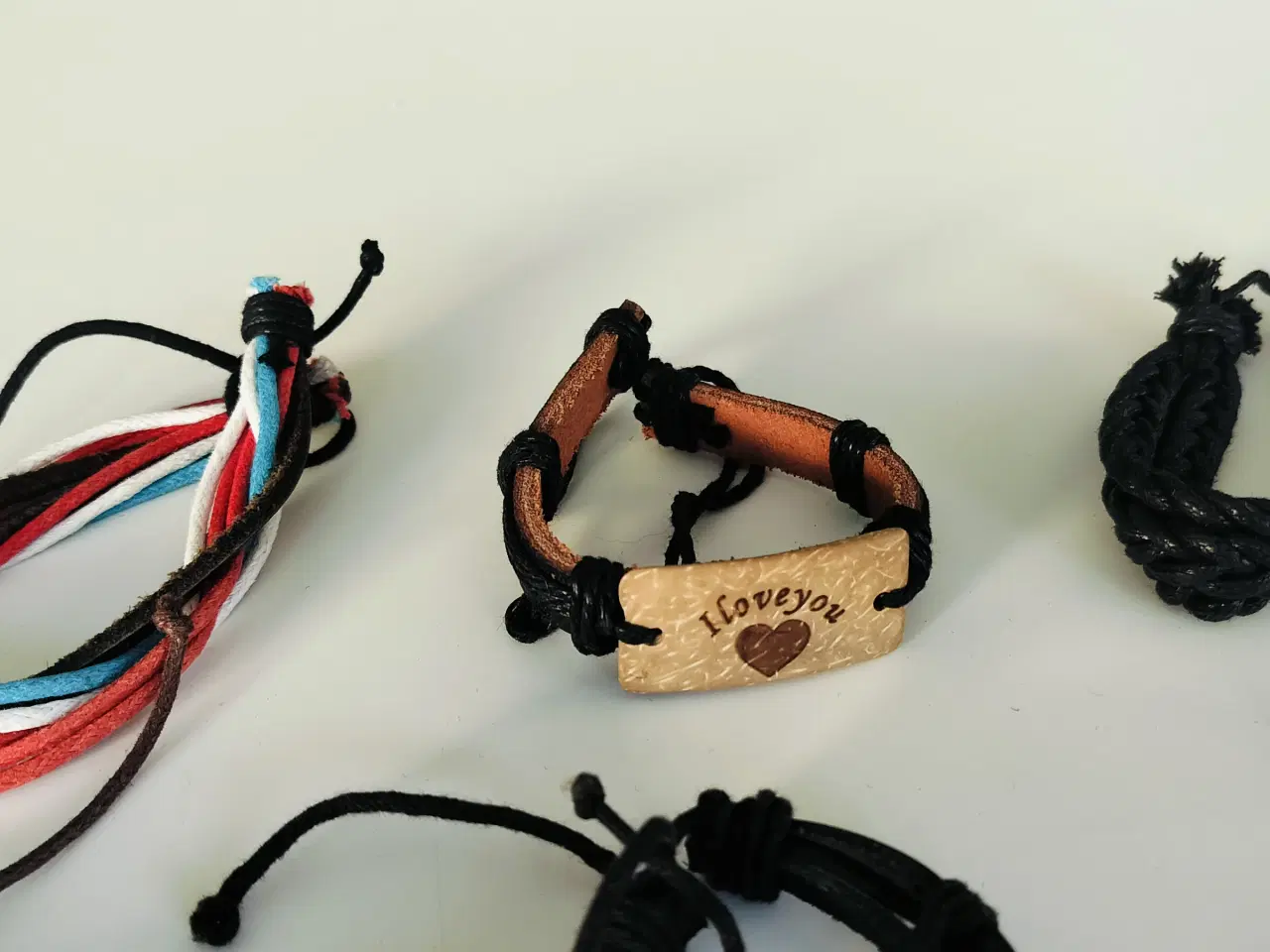 Billede 2 - Pakke med Nye Læderarmbånd til Mænd