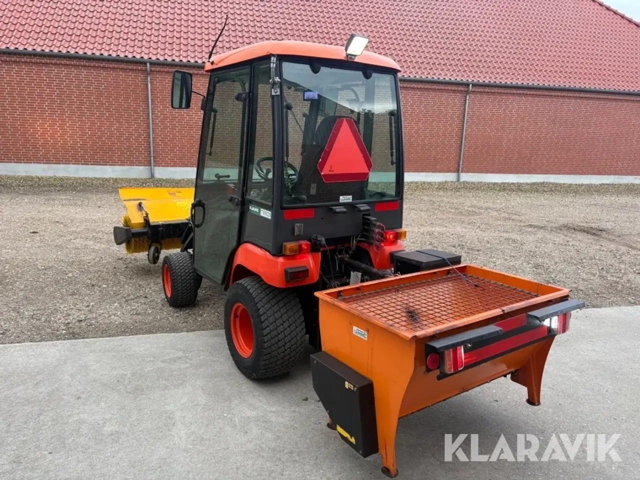 Billede 7 - Traktor Kubota BX 2350 D - inklusiv kost og saltspreder