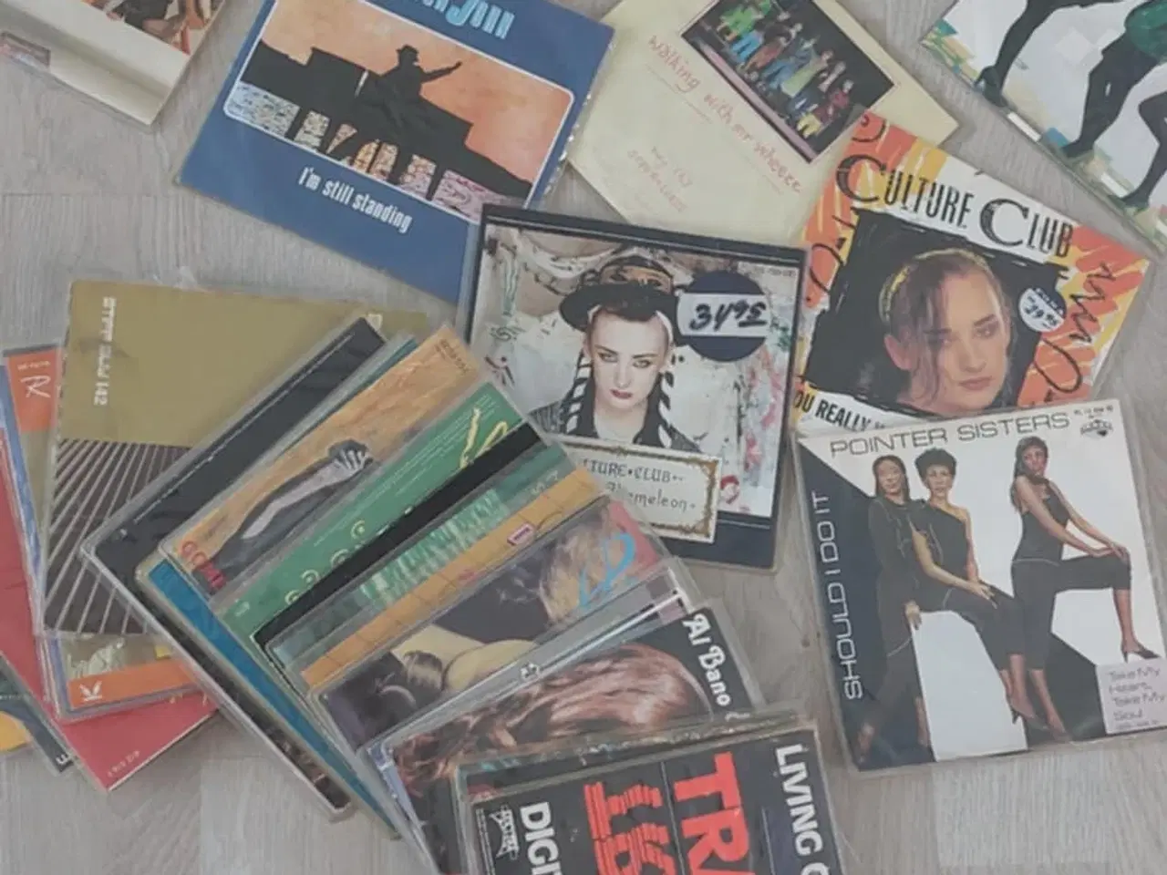 Billede 1 - 38 singler forskellige genrer