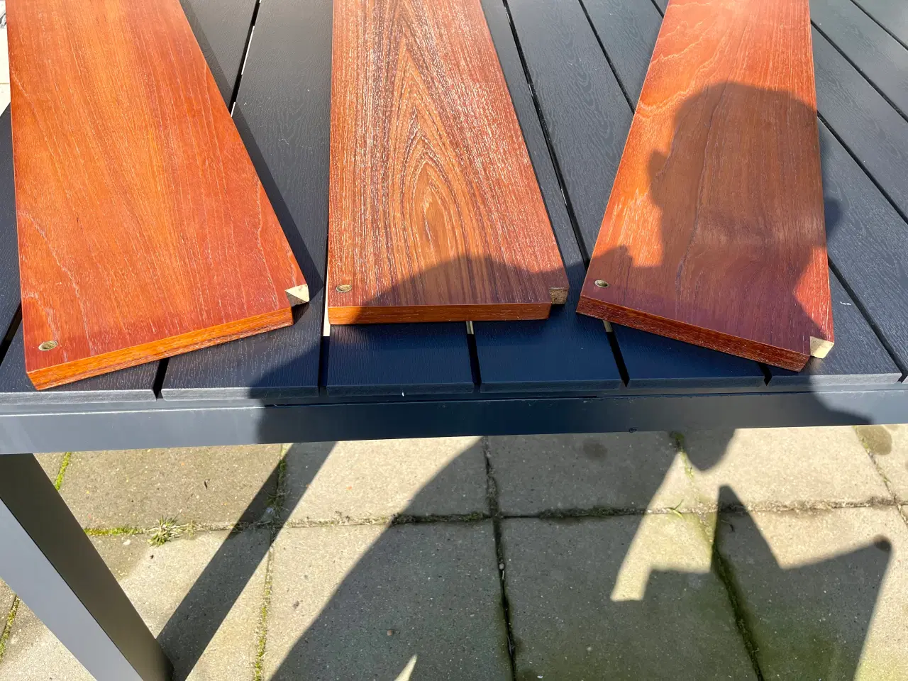 Billede 2 - Poul Cadovius teaktræshylder m. messingsindsats