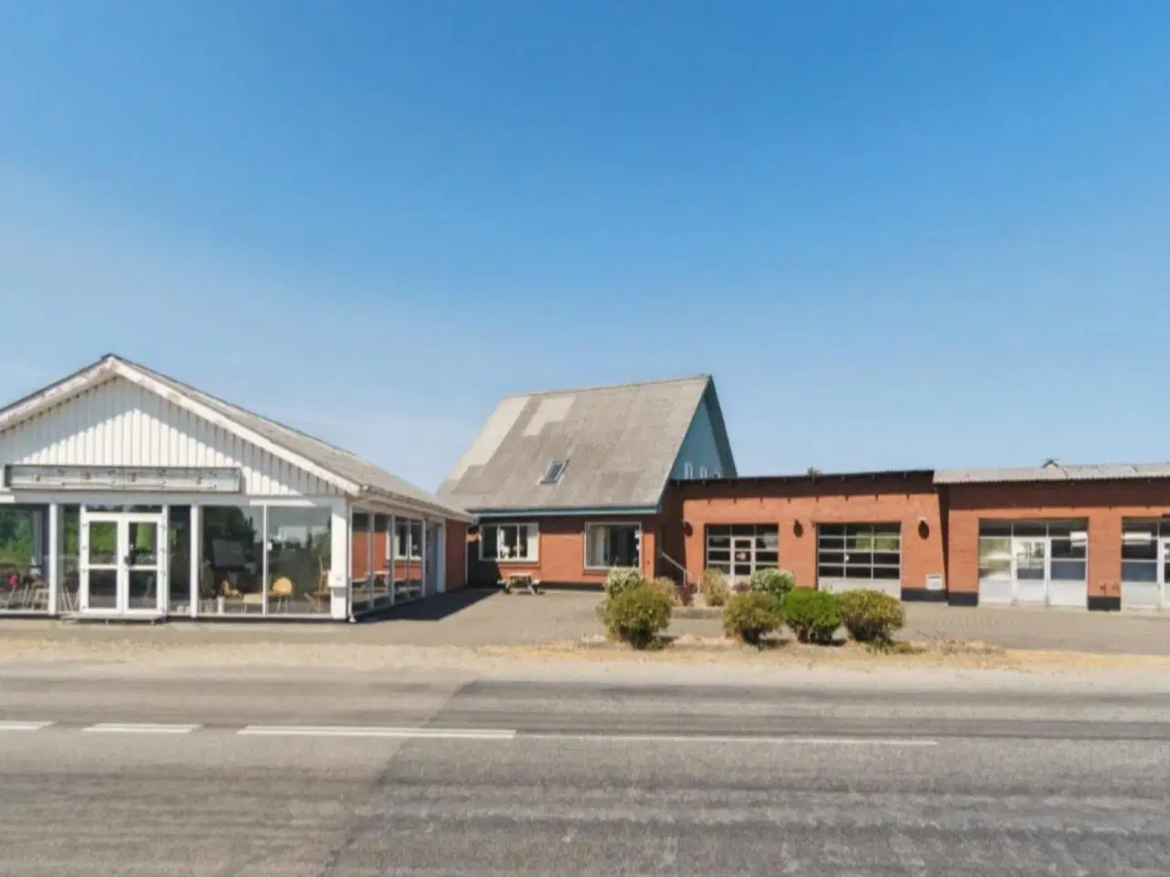 Billede 3 - Stor Villa med Autoværksted Butikslokale 