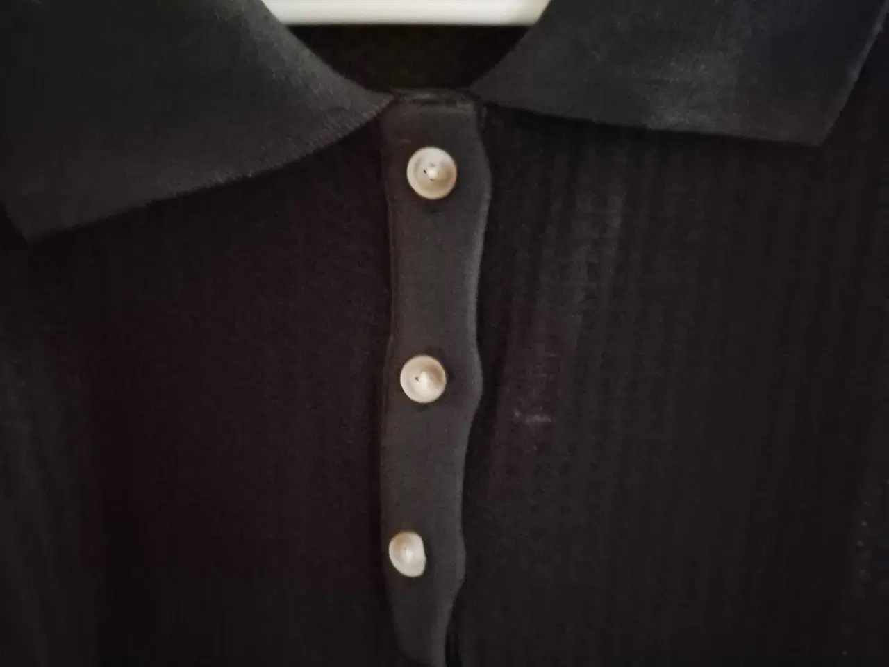 Billede 3 - Pæn sort bluse